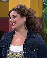 Shake_It_Up_S02E08_Auction_It_Up_1080p_BTD_000556.jpg