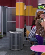 Shake_It_Up_S02E08_Auction_It_Up_1080p_BTD_000655.jpg