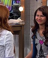 Shake_It_Up_S02E08_Auction_It_Up_1080p_BTD_001405.jpg