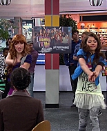 Shake_It_Up_S02E08_Auction_It_Up_1080p_BTD_001596.jpg