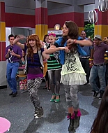 Shake_It_Up_S02E08_Auction_It_Up_1080p_BTD_001601.jpg