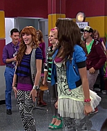 Shake_It_Up_S02E08_Auction_It_Up_1080p_BTD_001605.jpg
