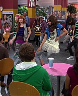 Shake_It_Up_S02E08_Auction_It_Up_1080p_BTD_001612.jpg
