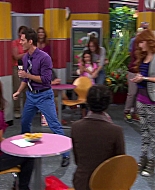 Shake_It_Up_S02E08_Auction_It_Up_1080p_BTD_001642.jpg