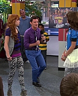 Shake_It_Up_S02E08_Auction_It_Up_1080p_BTD_001678.jpg