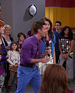 Shake_It_Up_S02E08_Auction_It_Up_1080p_BTD_001769.jpg