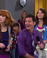 Shake_It_Up_S02E08_Auction_It_Up_1080p_BTD_001798.jpg