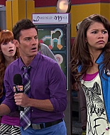 Shake_It_Up_S02E08_Auction_It_Up_1080p_BTD_001829.jpg