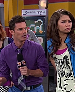 Shake_It_Up_S02E08_Auction_It_Up_1080p_BTD_001830.jpg
