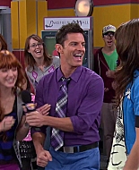 Shake_It_Up_S02E08_Auction_It_Up_1080p_BTD_001859.jpg