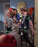 Shake_It_Up_S02E08_Auction_It_Up_1080p_BTD_001981.jpg