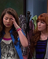 Shake_It_Up_S02E08_Auction_It_Up_1080p_BTD_002012.jpg