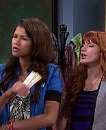 Shake_It_Up_S02E08_Auction_It_Up_1080p_BTD_002017.jpg