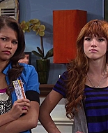 Shake_It_Up_S02E08_Auction_It_Up_1080p_BTD_002066.jpg