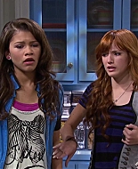 Shake_It_Up_S02E08_Auction_It_Up_1080p_BTD_002411.jpg