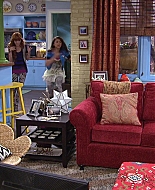 Shake_It_Up_S02E08_Auction_It_Up_1080p_BTD_002438.jpg