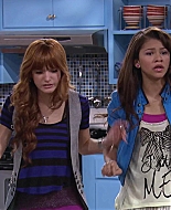 Shake_It_Up_S02E08_Auction_It_Up_1080p_BTD_002441.jpg