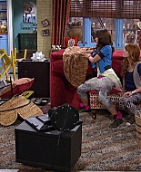Shake_It_Up_S02E08_Auction_It_Up_1080p_BTD_002674.jpg
