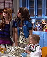 Shake_It_Up_S02E08_Auction_It_Up_1080p_BTD_002796.jpg