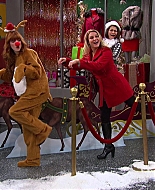 Shake_It_Up_S02E10_Jingle_It_Up_1080p_BTD_001706.jpg