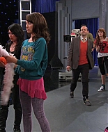 Shake_It_Up_S02E11_Apply_It_Up_720p_BTD_000070.jpg
