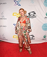 bellathornedaily_28429~3.jpg