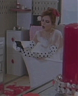 bellathornedaily_Lonely_mv_000004.jpg