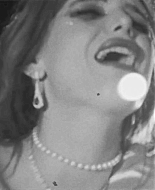 bellathornedaily_Lonely_mv_000075.jpg