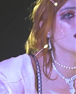 bellathornedaily_Lonely_mv_000103.jpg