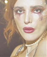 bellathornedaily_Lonely_mv_000111.jpg