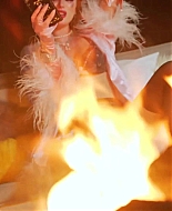 bellathornedaily_Lonely_mv_000132.jpg