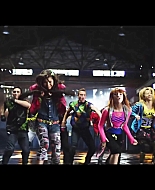 bellathornedaily_Watchme_shakeitup_mv_000065.jpg