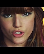 bellathornedaily_Watchme_shakeitup_mv_000074.jpg