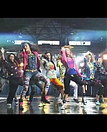 bellathornedaily_Watchme_shakeitup_mv_000084.jpg
