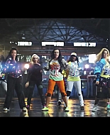 bellathornedaily_Watchme_shakeitup_mv_000085.jpg