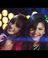 bellathornedaily_Watchme_shakeitup_mv_000152.jpg