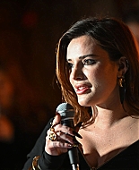 bellathornedaily_amfarny_nycfw_cocktailparty_inside_28929.jpg