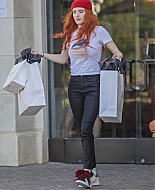 bellathornedaily_droppincash_set_sept18_283129.jpg
