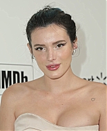 bellathornedaily_eltonviewingparty_arrivals_28429.jpg
