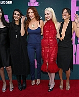 bellathornedaily_findyourfriendslapremiere_arrivals_2812229.jpg
