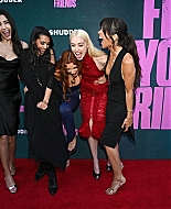 bellathornedaily_findyourfriendslapremiere_arrivals_2812329.jpg