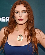 bellathornedaily_findyourfriendslapremiere_arrivals_283229.jpg