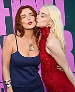 bellathornedaily_findyourfriendslapremiere_arrivals_289229.jpg