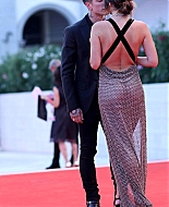 bellathornedaily_jokerpremiere_venicefilmfestival_2811429.jpg