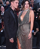 bellathornedaily_jokerpremiere_venicefilmfestival_2812129.jpg