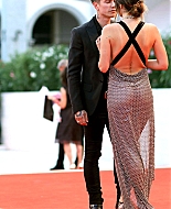 bellathornedaily_jokerpremiere_venicefilmfestival_2813329.jpg
