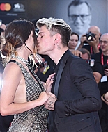 bellathornedaily_jokerpremiere_venicefilmfestival_2813829.jpg