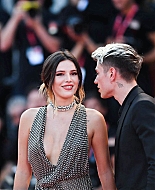 bellathornedaily_jokerpremiere_venicefilmfestival_289029.jpg