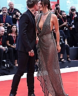 bellathornedaily_jokerpremiere_venicefilmfestival_289629.jpg
