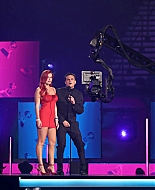bellathornedaily_latingrammys_show_28329.jpg